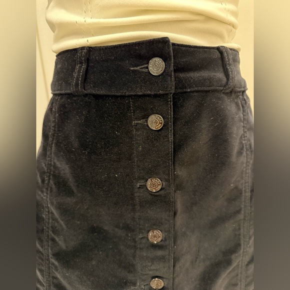 Kate Spade BROOME STREET VELOUR Black Button-Up mini Skirt Size 4. - Picture 10 of 17